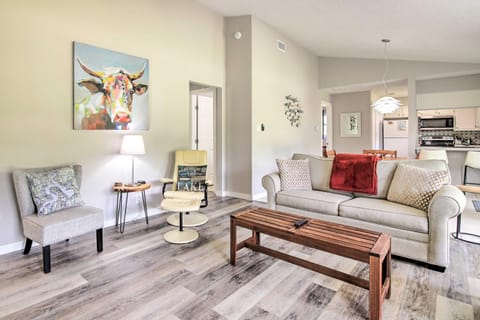 Bright Jonestown Retreat with Yard and Porch! House in Jonestown