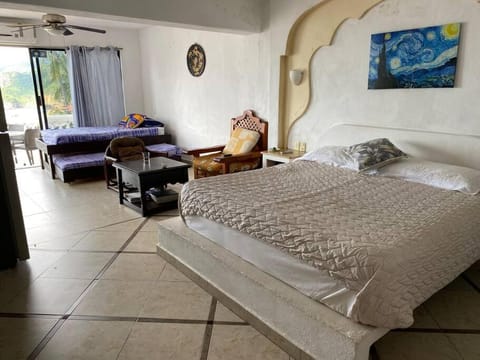 Bed, Photo of the whole room