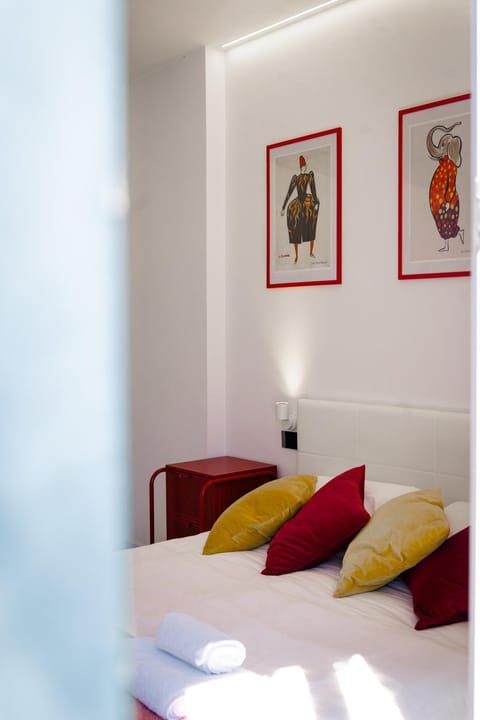 Bed, Decorative detail, Bedroom