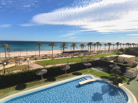 Pool view, Sea view