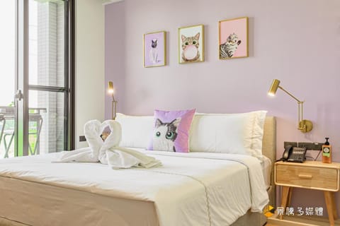 Bed, Photo of the whole room