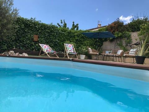 Villa Cléa, belle propriété provençale, jardin, piscine, au calme Villa in Carnoux-en-Provence