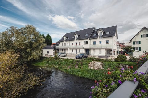 City view, River view, Quiet street view
