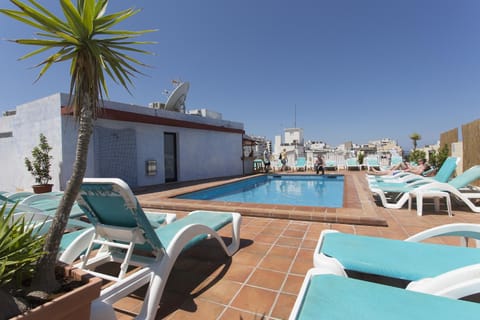 Restaurant/places to eat, Swimming pool
