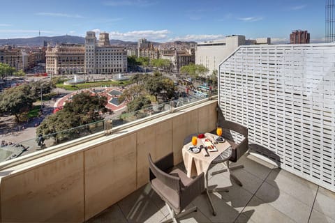 Balcony/Terrace, City view