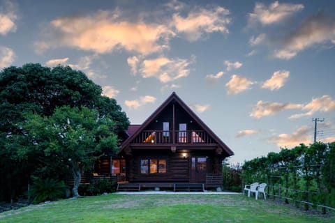 Property building, Day, Natural landscape, Garden, Garden view