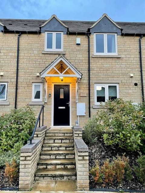 Lion Cottage, Broadway House in Broadway