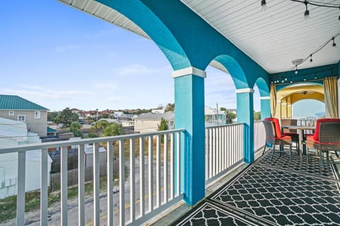 View (from property/room), Balcony/Terrace, Seating area