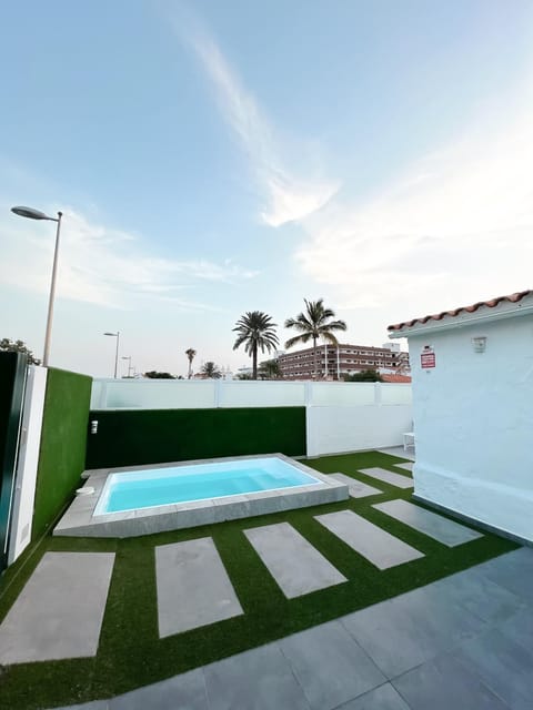 Day, Garden, Balcony/Terrace, Swimming pool, Swimming pool