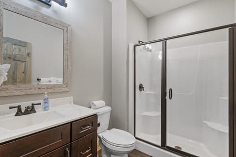 Lakefront Haven home Nature lodge in Branson