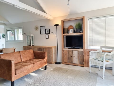 TV and multimedia, Seating area