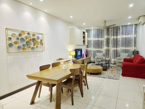 Property building, TV and multimedia, Living room, Seating area, Dining area