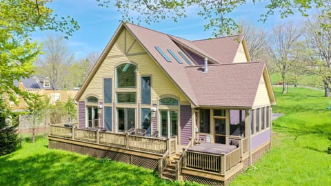 Property building, Patio, Natural landscape, Garden