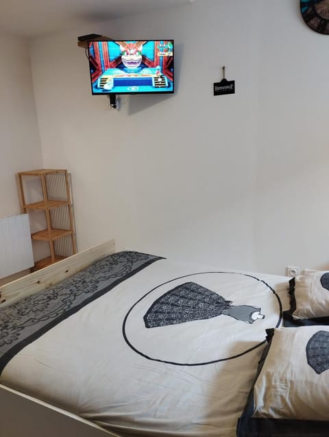 Bed, TV and multimedia