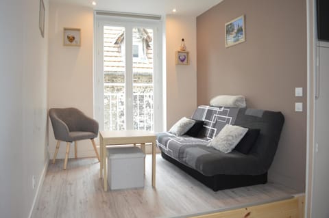 House of twenty- Studio paisible à Dieppe plage et gare à pied - situé rue piétonne - wifi - draps et serviettes inclus - Apartment in Dieppe