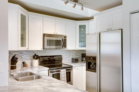 Pet-Friendly Jupiter Townhome, 6 Mi to Beaches! House in Jupiter