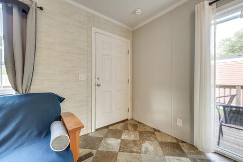 Cozy Cassopolis Cabin, Near Parks and Golfing! Cabin in Michigan