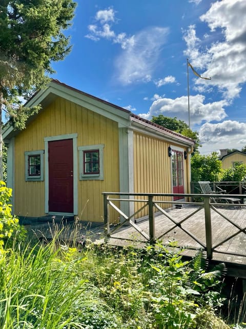 Property building, Day