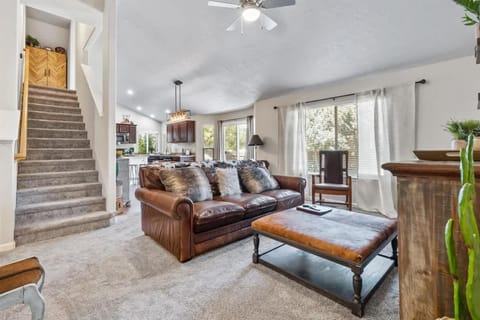 Southwestern Style 4 Bedroom Nampa Home Sleeps 16! House in Nampa