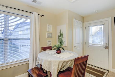 Southern Charm Getaway House in Mount Pleasant