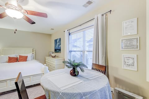 Southern Charm Getaway House in Mount Pleasant