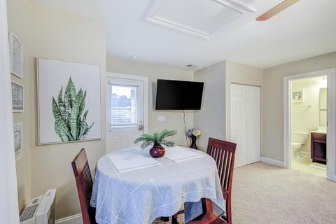 Southern Charm Getaway House in Mount Pleasant