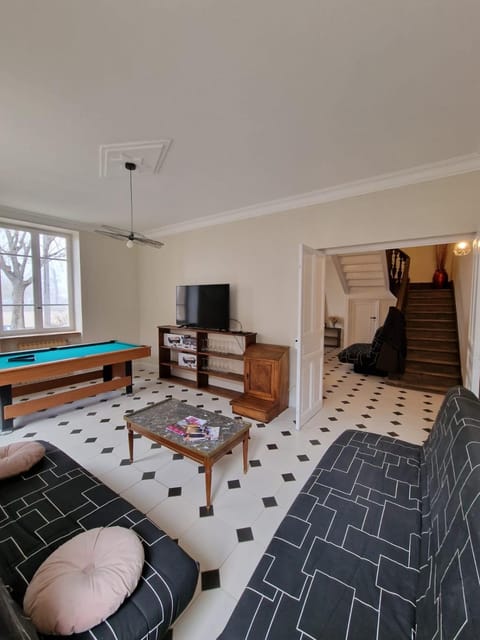 Grande Maison meublée tout équipé Wifi, Télé, Billard - Demeure de 196 m2 à Tain l'hermitage - 5 Chambres - 12 Couchages House in Provence-Alpes-Côte d'Azur