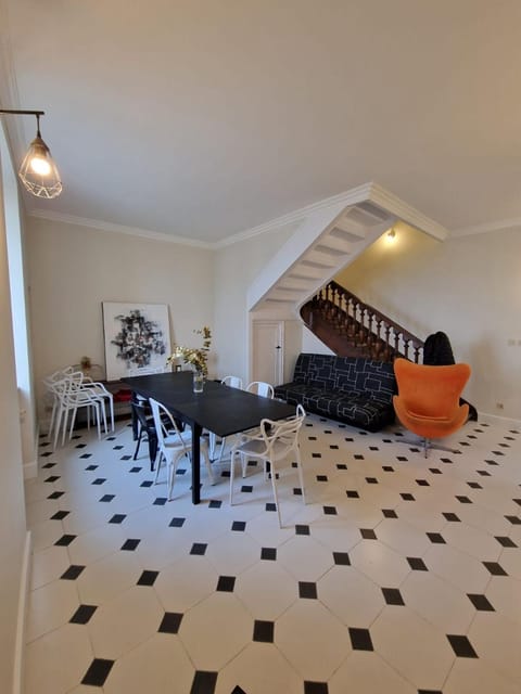 Grande Maison meublée tout équipé Wifi, Télé, Billard - Demeure de 196 m2 à Tain l'hermitage - 5 Chambres - 12 Couchages House in Provence-Alpes-Côte d'Azur