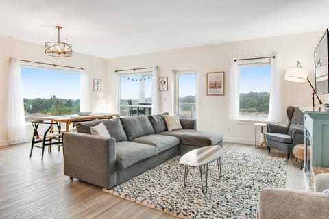 Calm At The Coast Apartment in Westport