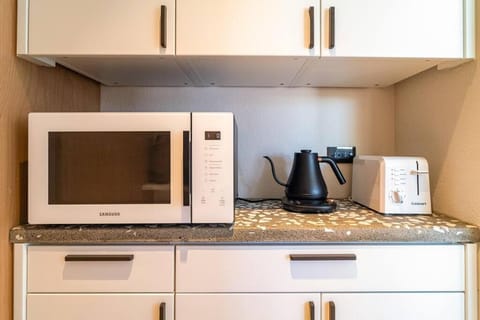 Casa Demesne - Mod Pool - Outdoor shower - 10 min to National Park House in Joshua Tree