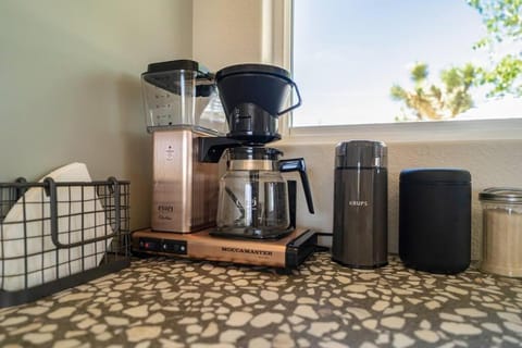 Casa Demesne - Mod Pool - Outdoor shower - 10 min to National Park House in Joshua Tree