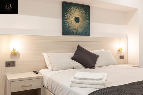 Lovely Modern Large Spacious Home with 7BR & WIFI by 360 Estates Apartment in Malta