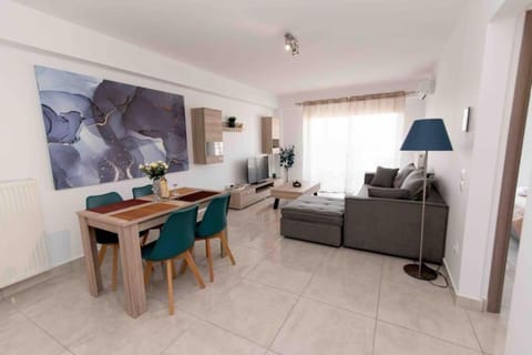 TV and multimedia, Living room, Seating area, Dining area, air conditioner