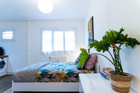 SPACIEUX - Proche-gare - Parking Apartment in Bourgogne-Franche-Comté