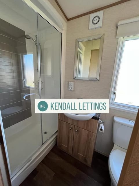 Amble Retreat, Seal Bay Resort House in Selsey