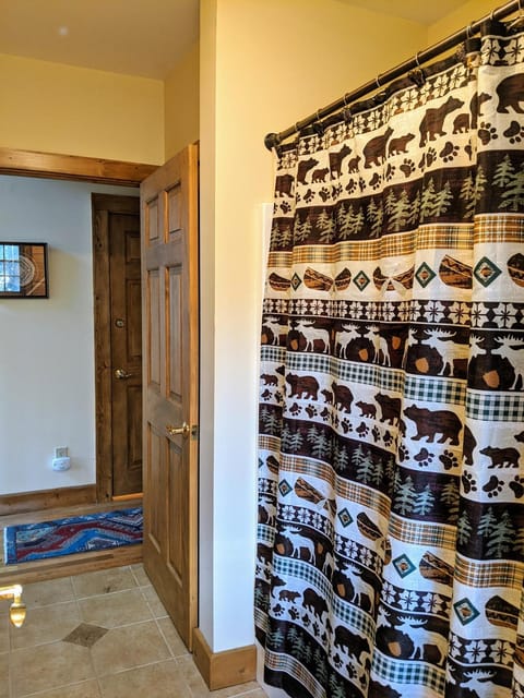 Camp Sasquatch - Powder Horn Mountain House in Watauga