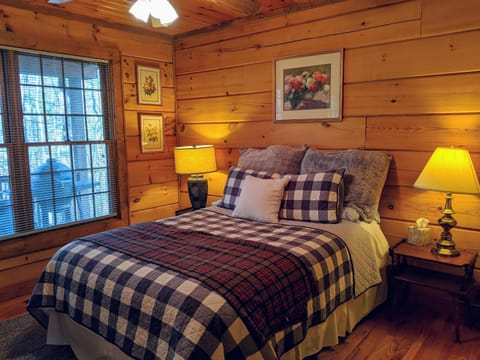 Camp Sasquatch - Powder Horn Mountain House in Watauga