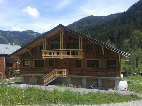 Property building, Day, Natural landscape, Mountain view