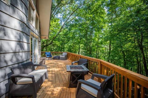 Gnome Away from Home! Powder Horn House in Watauga