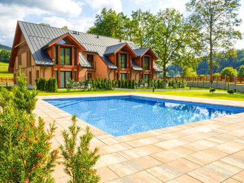 Property building, Spring, Day, Activities, Garden, Ski School, Skiing, Windsurfing, Hiking, Cycling, Guests, Garden view, Pool view, Area and facilities, Swimming pool, Sports, Entertainment, group of guests, hair dresser, sunbed