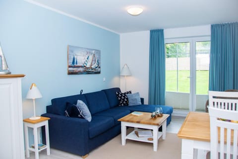 Cottage im Gutspark, Perlie - Komfort trifft maritimes Flair Apartment in Rerik
