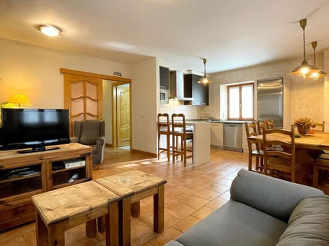 Communal lounge/ TV room, Kitchen or kitchenette, Living room, Dining area