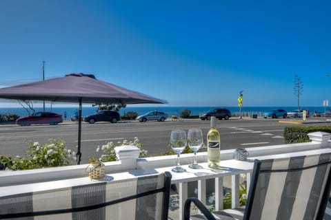 Luxury Ocean Views & Steps To The Sand - Tower 36 Lower Condo Unit Apartment hotel in Carlsbad