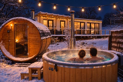 Property building, Hot Tub, Sauna