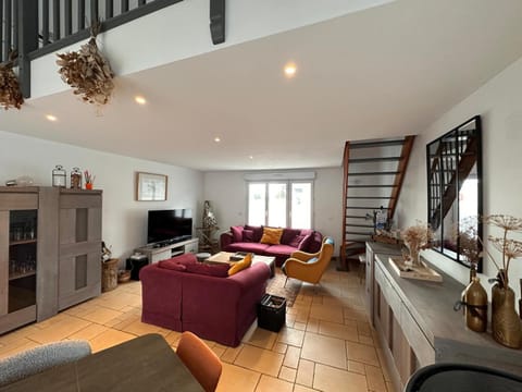 Living room, Seating area