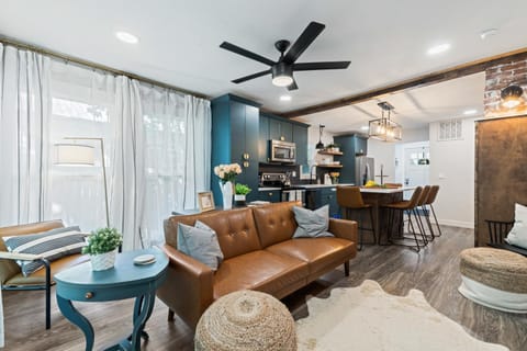 Seating area, Family, fireplace