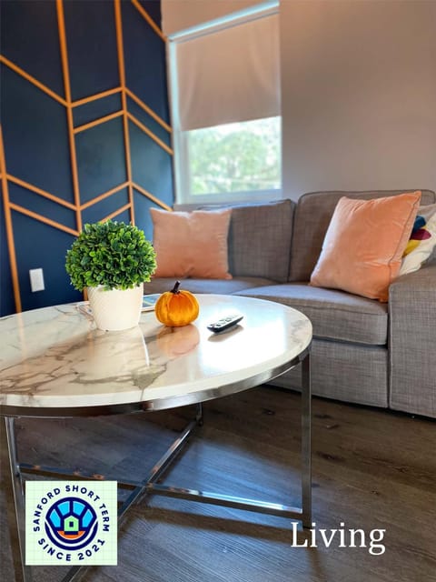 The Contemporary Apartment in Sanford