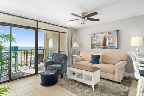 Balcony/Terrace, Living room, Seating area, Sea view, furniture
