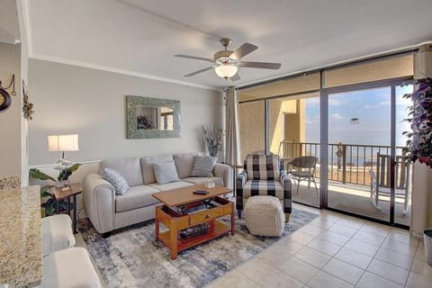 Balcony/Terrace, Living room, Seating area, Sea view, furniture