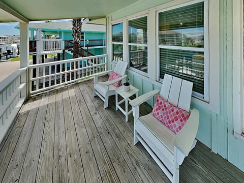 Patio, Balcony/Terrace, Seating area, furniture